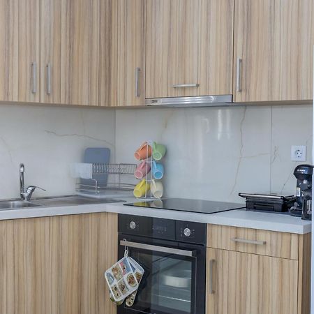 J&T Apartment - 150M From The Beach ザキントス エクステリア 写真