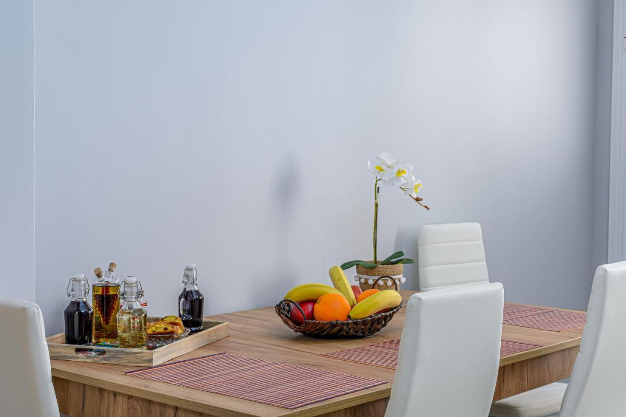 J&T Apartment - 150M From The Beach ザキントス エクステリア 写真