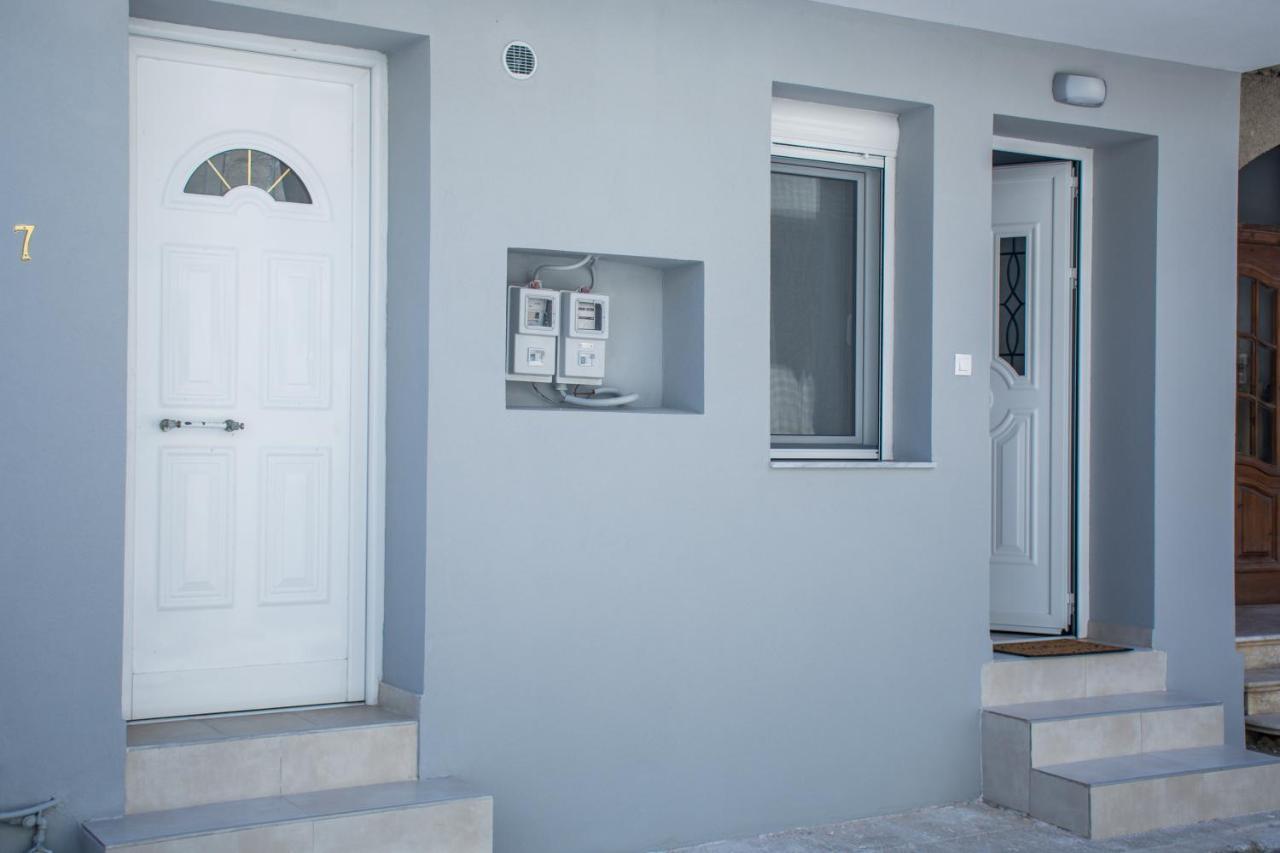 J&T Apartment - 150M From The Beach ザキントス エクステリア 写真