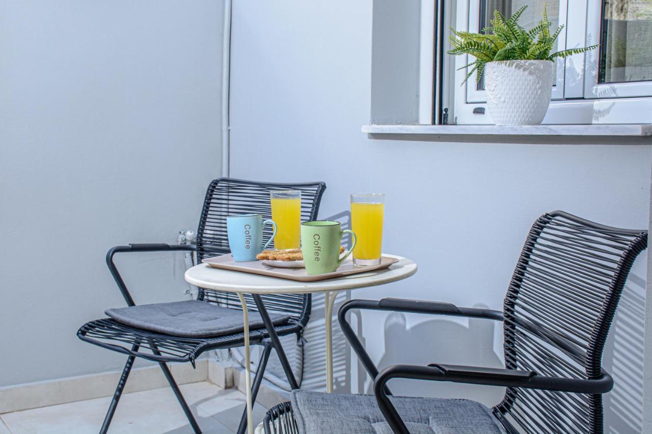 J&T Apartment - 150M From The Beach ザキントス エクステリア 写真